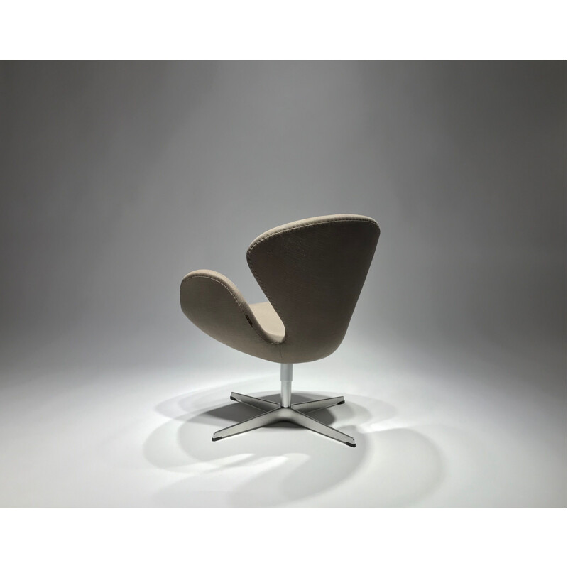 Vintage Swan Chair edition Fritz Hansen Design Arne Jacobsen 2010