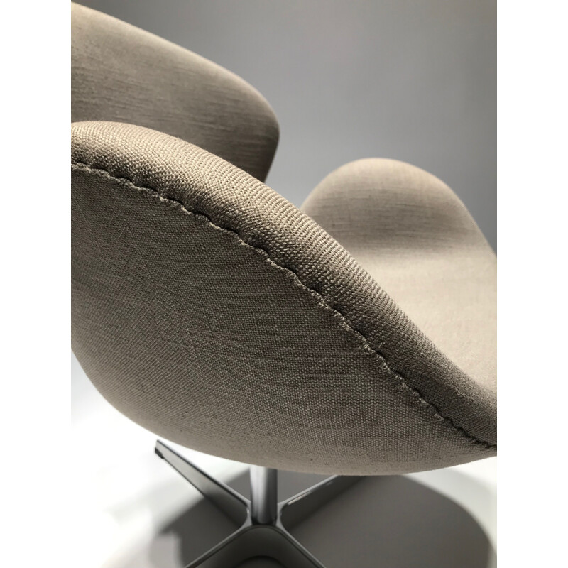 Vintage Swan Chair edition Fritz Hansen Design Arne Jacobsen 2010