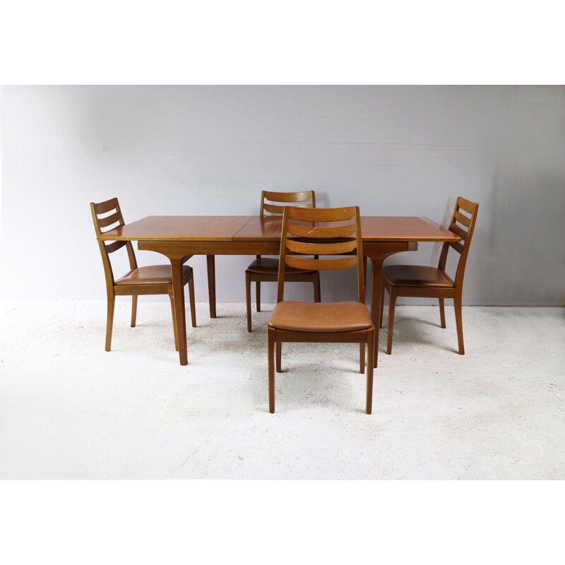 Vintage extenisble dining table by Nathan,1970