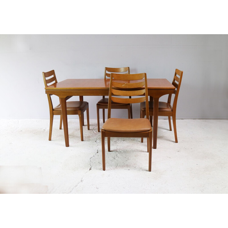 Vintage extenisble dining table by Nathan,1970