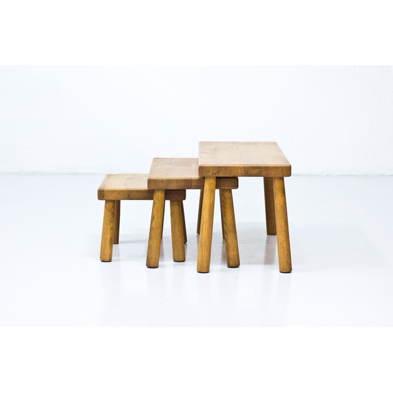 Suite de 3 tables vintage en bois de chêne 1950