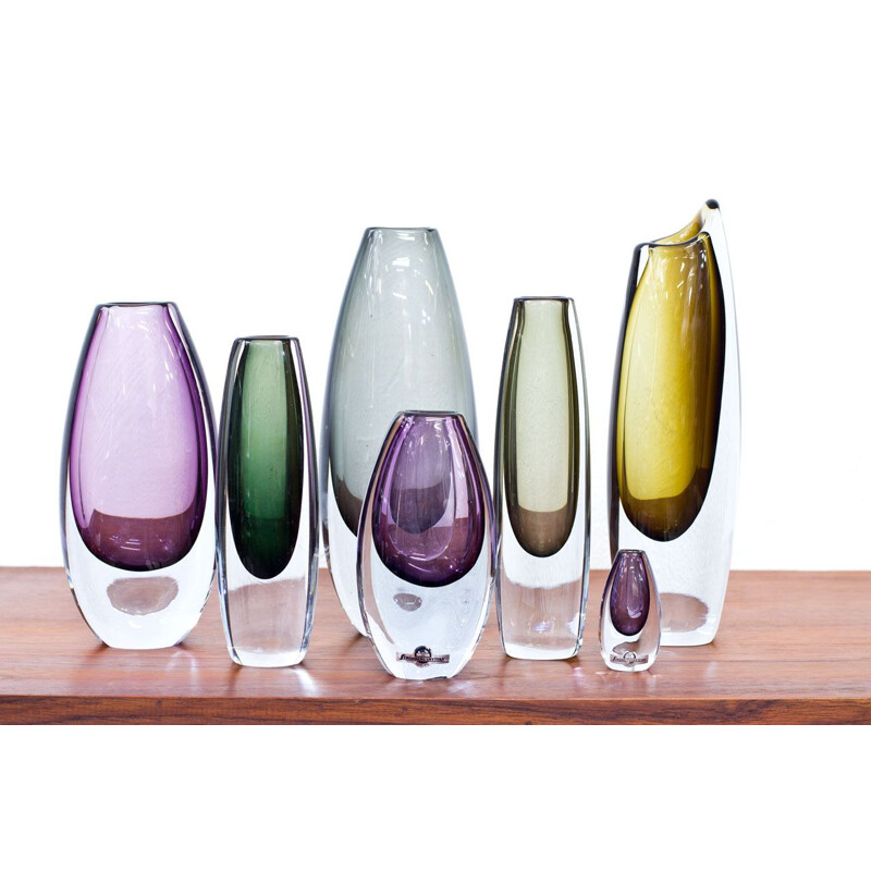 Suite de 7 vases vintage pour Strömbergshyttan en verre 1950
