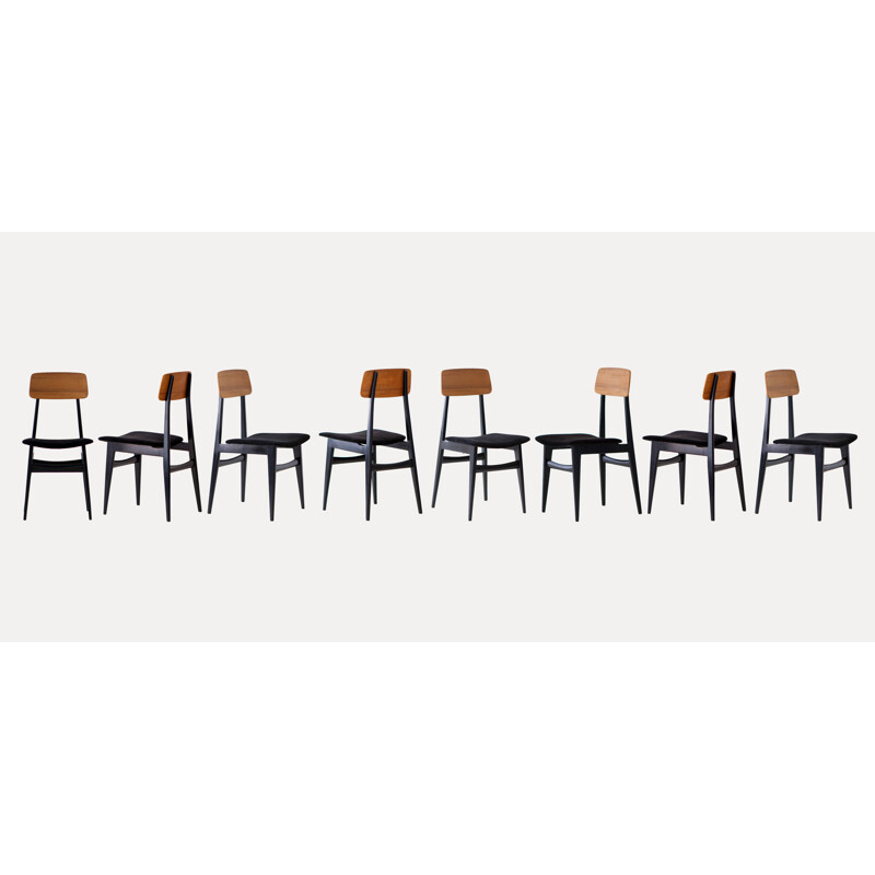 Suite de 8 chaises vintage italiennes en cuir noir et teck 1950