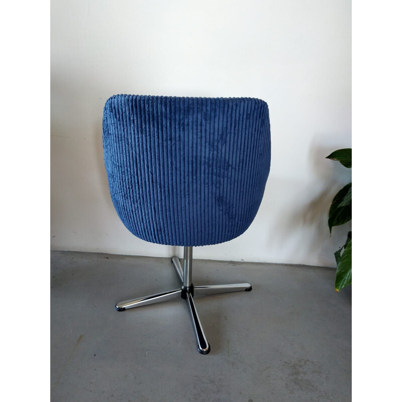 French vintage swivelling armchair in blue fabric 1970