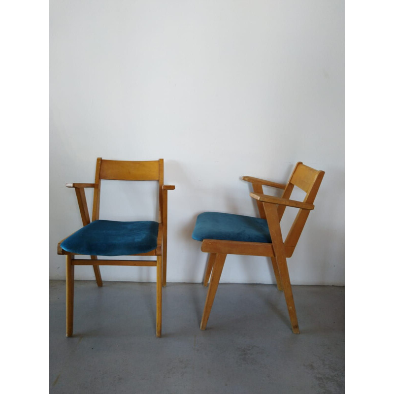 Paire de fauteuils vintage français en velours et bois 1950