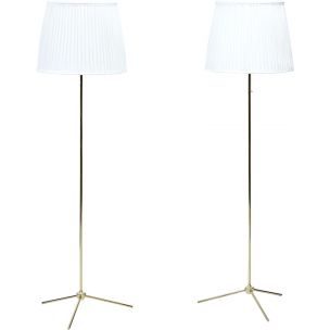 Pair of vintage G-302 floorlamps for Bergboms in brass and fabric 1950
