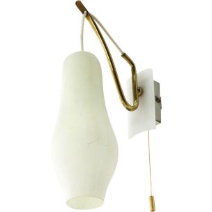 Vintage wall lamp in brass and frosted glass from the 50s