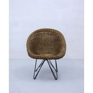 Vintage Basket wicker chair with hairpin metal legs 1950