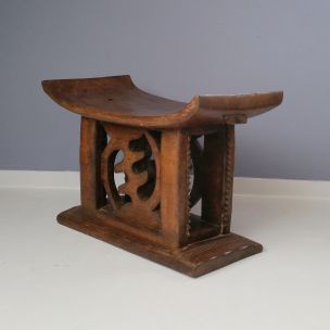 Vintage ghanaian stool in wood 1960s