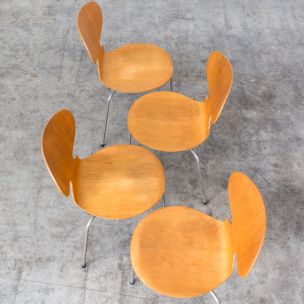 Set of 4 vintage 3100 Ant chairs for Hansen in plywood