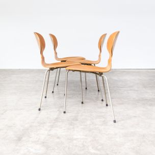 Set of 4 vintage 3100 Ant chairs for Hansen in plywood