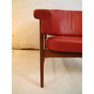 Fauteuil vintage danois en cuir rouge et bois 1960