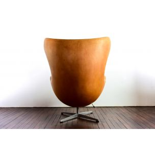 Fauteuil vintage Egg par Jacobsen en cuir marron et aluminium 1990