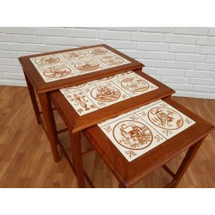 Vintage-Gigogne-Tische aus handbemalten Keramikfliesen und Teakholz, 1960