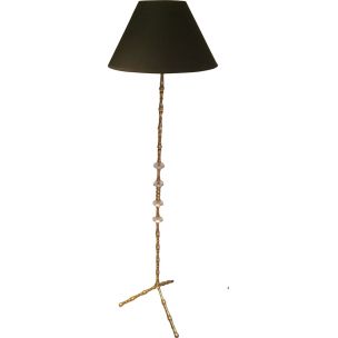 Lámpara de pie francesa vintage de latón y cristal, 1960