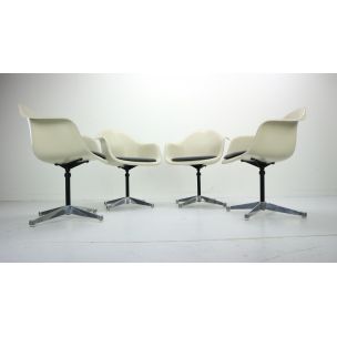 Set of 4 vintage swivel chairs by Charles Eames for Herman Miller 1950s