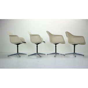 Ensemble de 4 chaises pivotantes vintage par Charles Eames pour Herman Miller années 1950