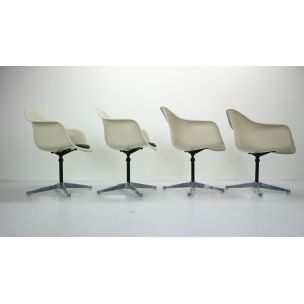 Set of 4 vintage swivel chairs by Charles Eames for Herman Miller 1950s