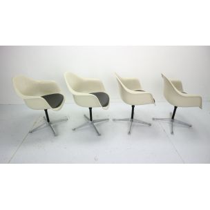 Set of 4 vintage swivel chairs by Charles Eames for Herman Miller 1950s