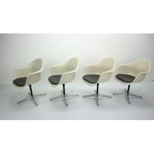 Ensemble de 4 chaises pivotantes vintage par Charles Eames pour Herman Miller années 1950