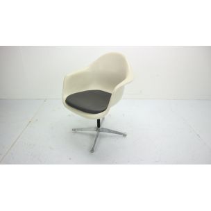 Set of 4 vintage swivel chairs by Charles Eames for Herman Miller 1950s