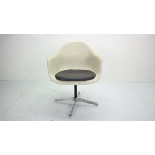 Set of 4 vintage swivel chairs by Charles Eames for Herman Miller 1950s