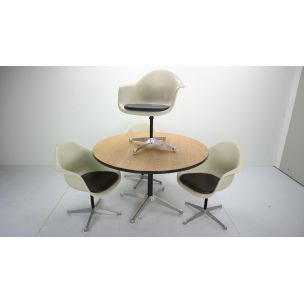 Vintage dining set 4 Swivel Chairs & Table by Charles Eames for Herman Miller