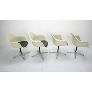 Ensemble à repas vintage 4 chaises pivotantes & table de Charles Eames pour Herman Miller