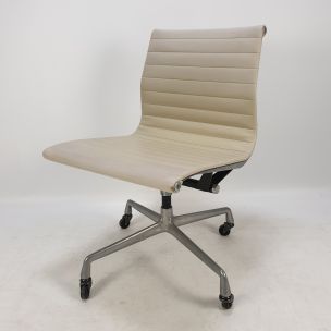 Silla giratoria vintage de Charles y Ray Eames para Herman Miller, años 60