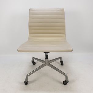 Vintage-Drehsessel von Charles und Ray Eames für Herman Miller, 1960er Jahre