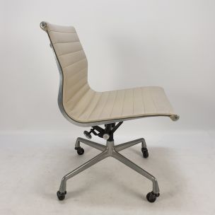 Sedia girevole vintage di Charles e Ray Eames per Herman Miller, anni '60