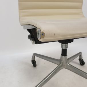 Vintage-Drehsessel von Charles und Ray Eames für Herman Miller, 1960er Jahre