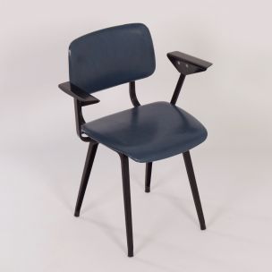 Fauteuil vintage Revolt bleu foncé de Friso Kramer pour Ahrend de Circel, années 1950