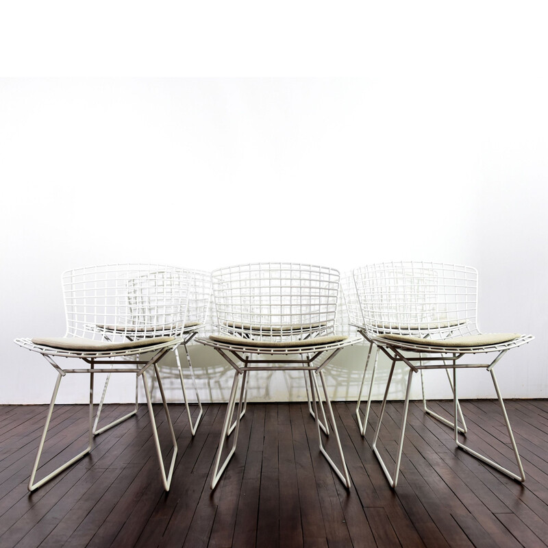 Set of 6 vintage side chairs by Harry Bertoia in metal and white fabric 1990