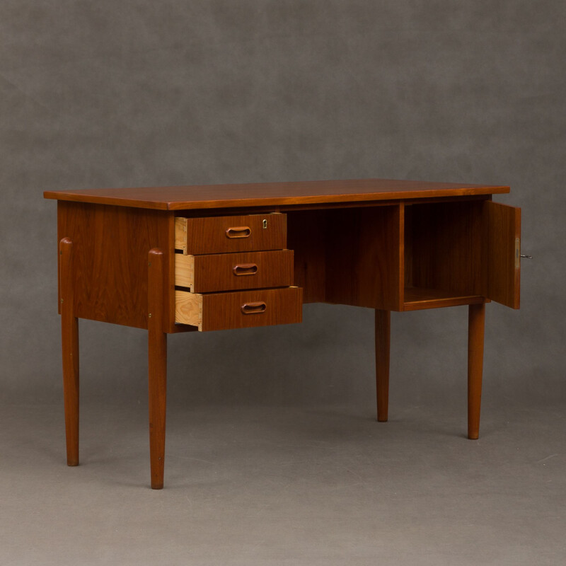 Bureau vintage danois avec dessus incurvé 1950