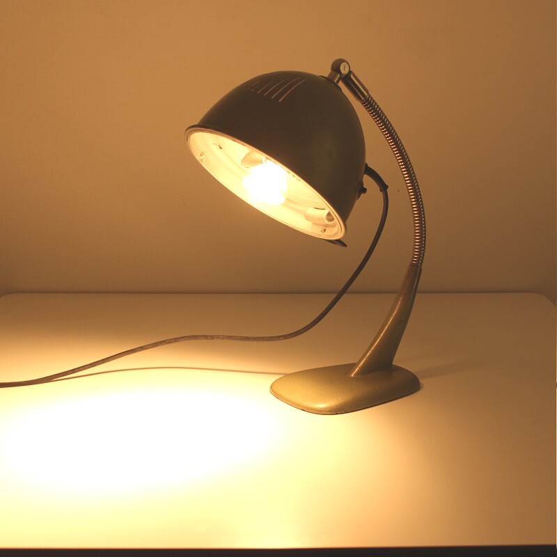Lampe de table industrielle en métal - 1950