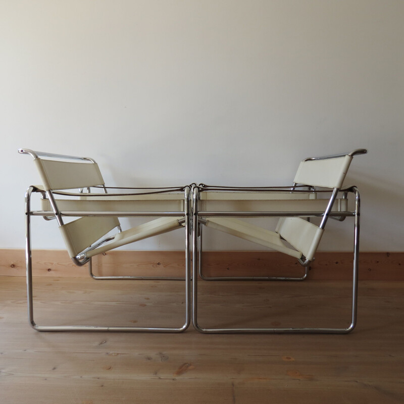 Pair of vintage B3 armchairs for Gavina in white leather and metal 1960s