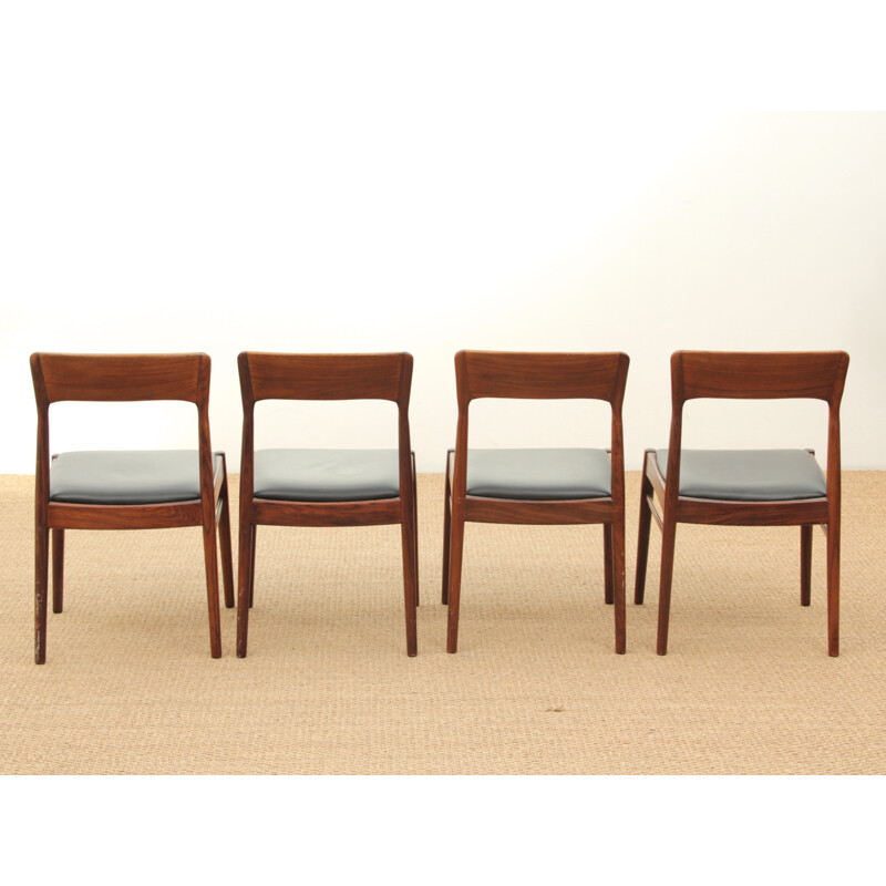 Set of 4 vintage scandinavian chairs model 26 in Rio rosewood