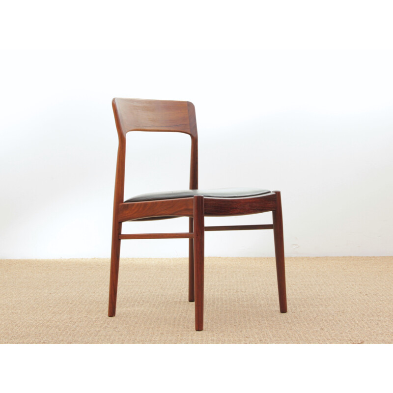 Set of 4 vintage scandinavian chairs model 26 in Rio rosewood