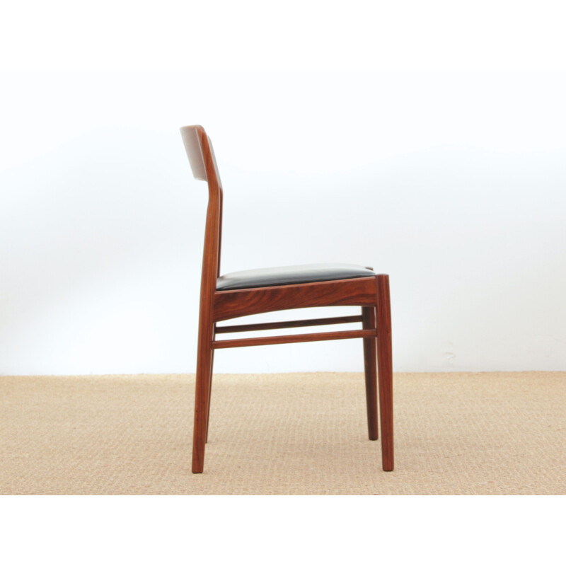 Set of 4 vintage scandinavian chairs model 26 in Rio rosewood