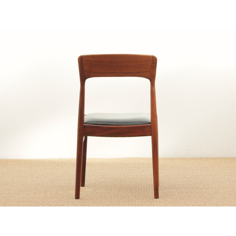 Set of 4 vintage scandinavian chairs model 26 in Rio rosewood