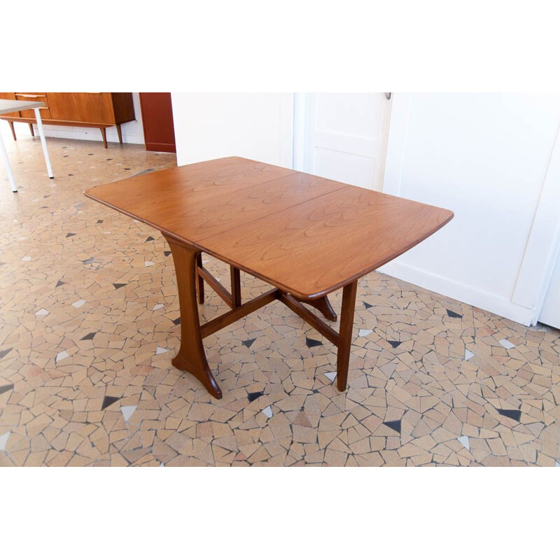 Vintage Scandinavian table with flaps