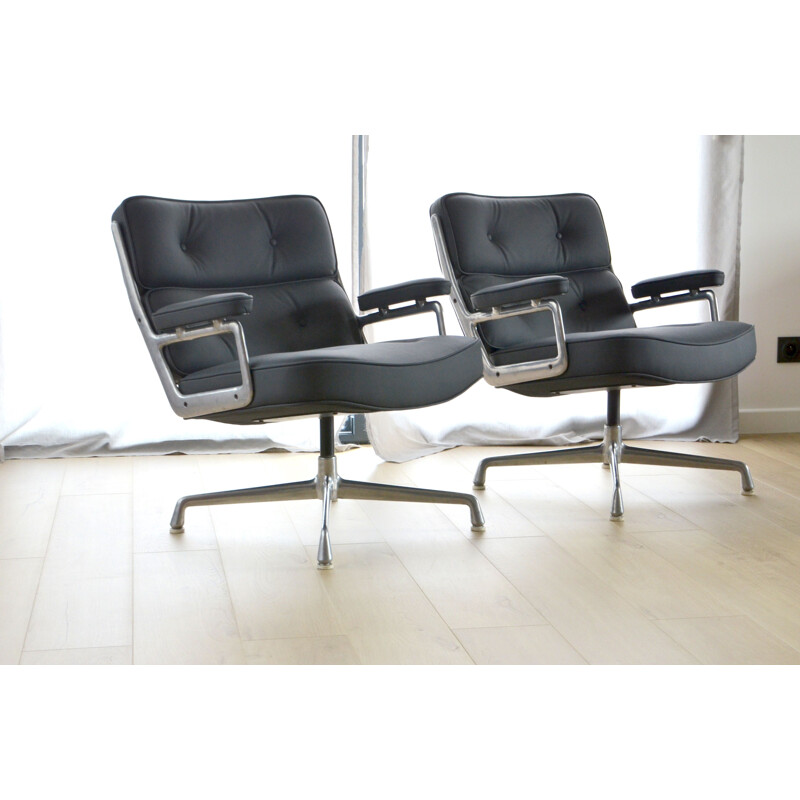 Pair of vintage armchairs Lobby chairs by Charles and Ray Eames Herman Miller