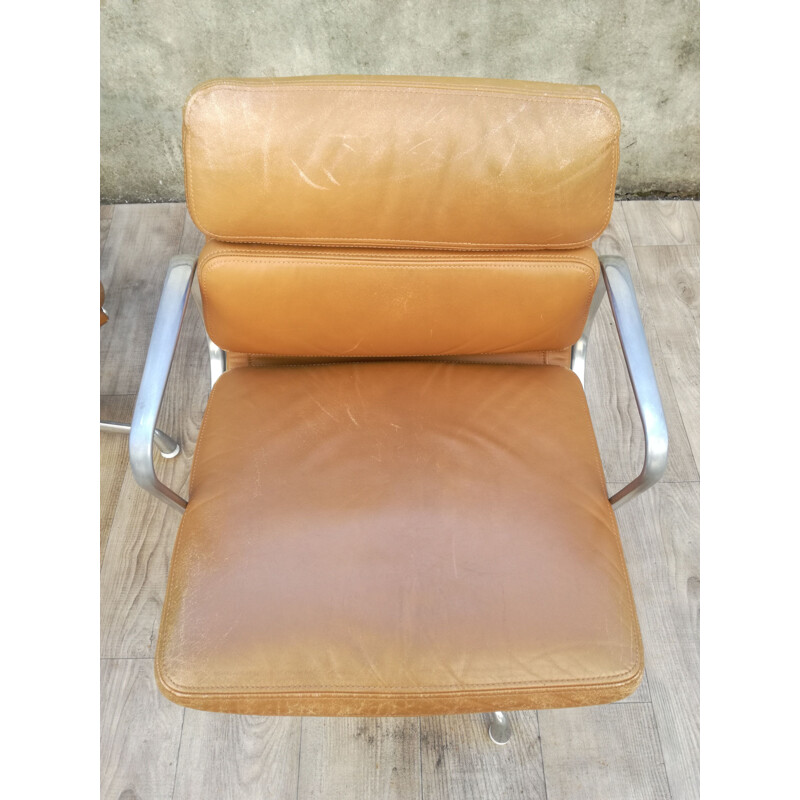 Pair of vintage swivel armchairs in leather EA 208 by Charles Eames for Herman Miller