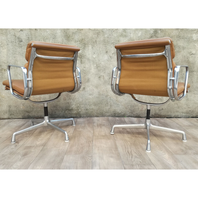 Pair of vintage swivel armchairs in leather EA 208 by Charles Eames for Herman Miller
