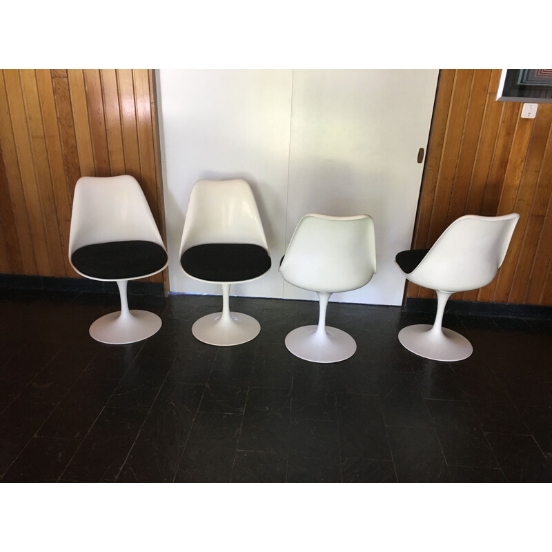 Suite de 4 chaises vintage Tulipe de Saarinen pour Knoll