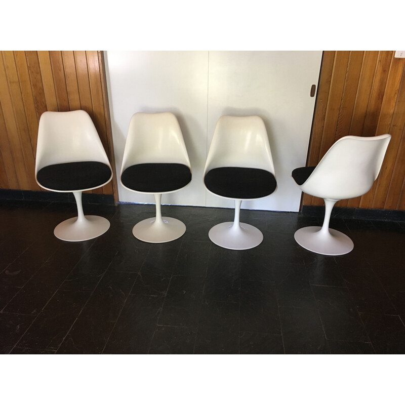 Set of 4 vintage chairs Tulip Saarinen for Knoll