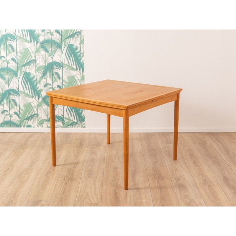 Vintage scandinavian table by Hundevad in oakwood 1960s