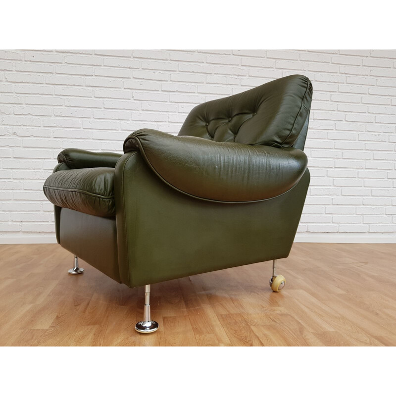 Vintage Danish lounge chair in leather form the 70s