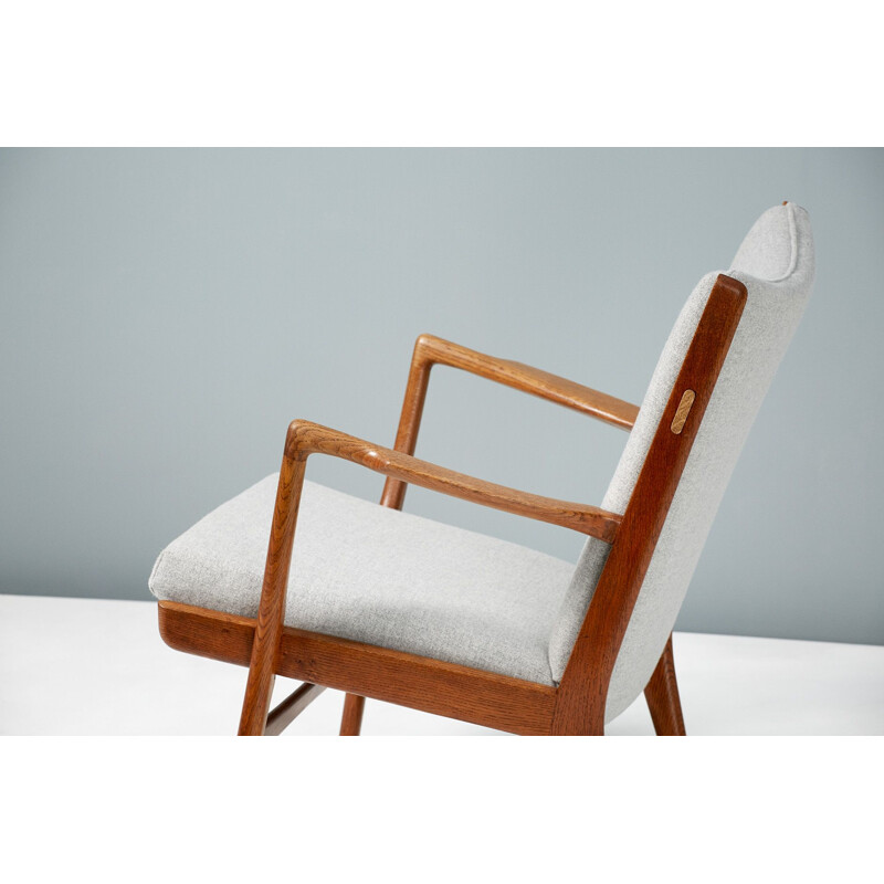 Vintage lounge chair by Hans J. Wegner model AP-16,1952